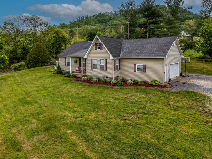 Property Photo:  80 Farris Branch Road  KY 41093 