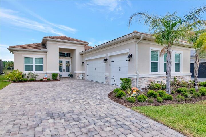 Property Photo:  32309 Rosewood Meadow Lane  FL 33543 