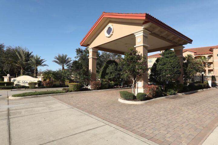 Property Photo:  7612 Lake Vista Court 308  FL 34202 
