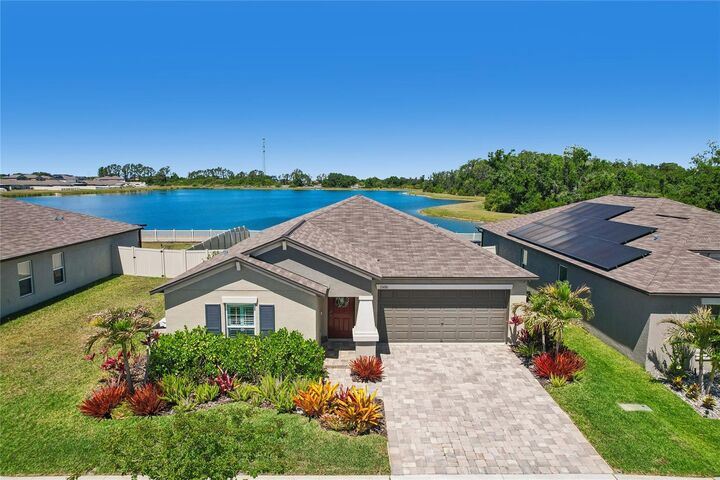 Property Photo:  15430 Miller Creek Drive  FL 33573 