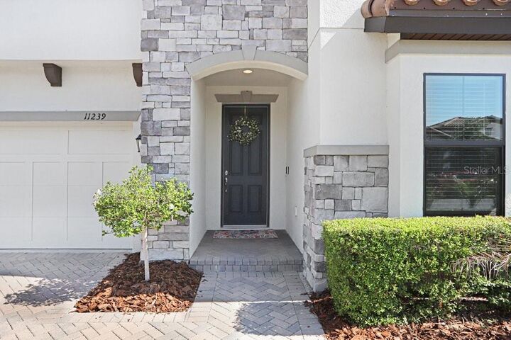 Property Photo:  11239 Fish Eagle Drive  FL 33569 
