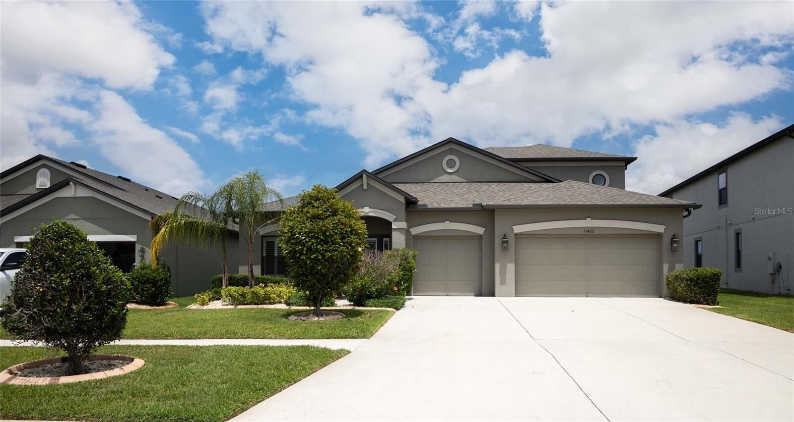 Property Photo:  11422 Leland Groves Drive  FL 33579 
