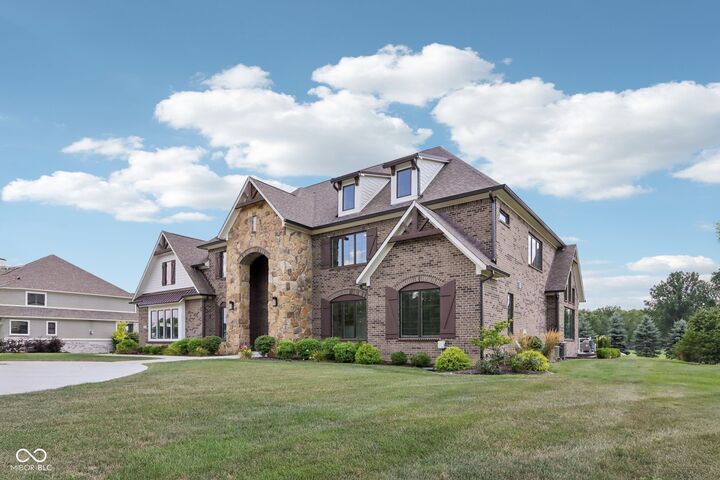 Property Photo:  2701 Oak Way Trace  IN 46074 