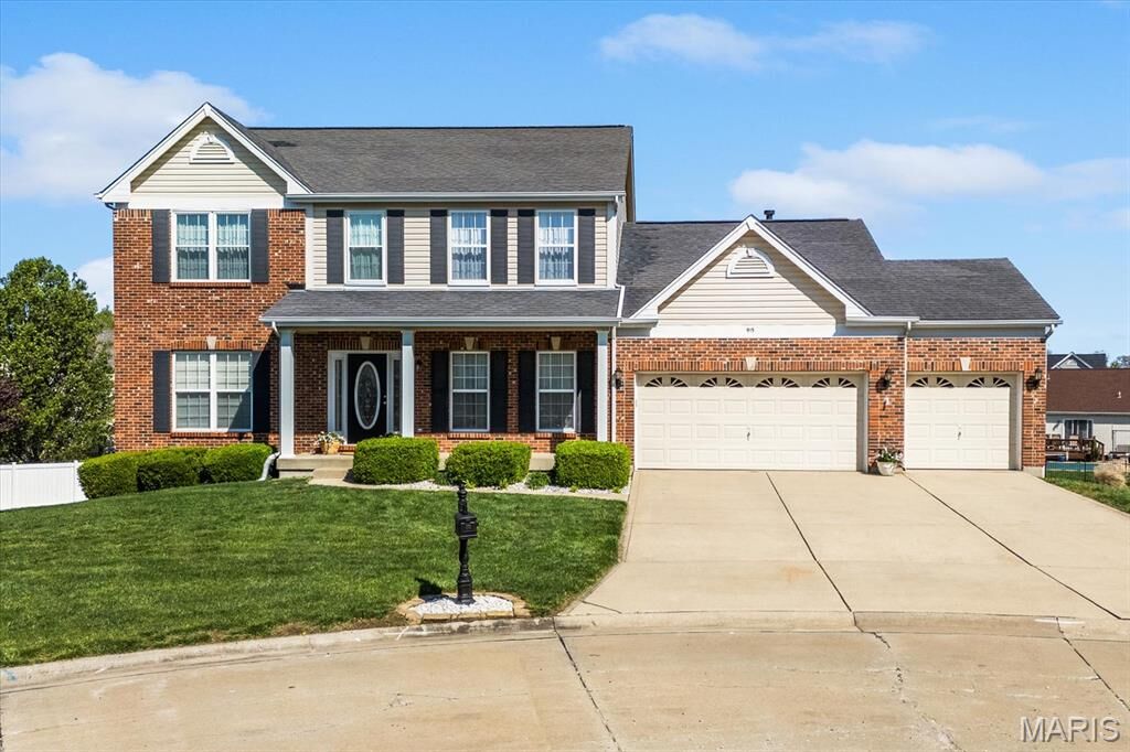 Property Photo: 915 Red Scarlet Court IL 62221