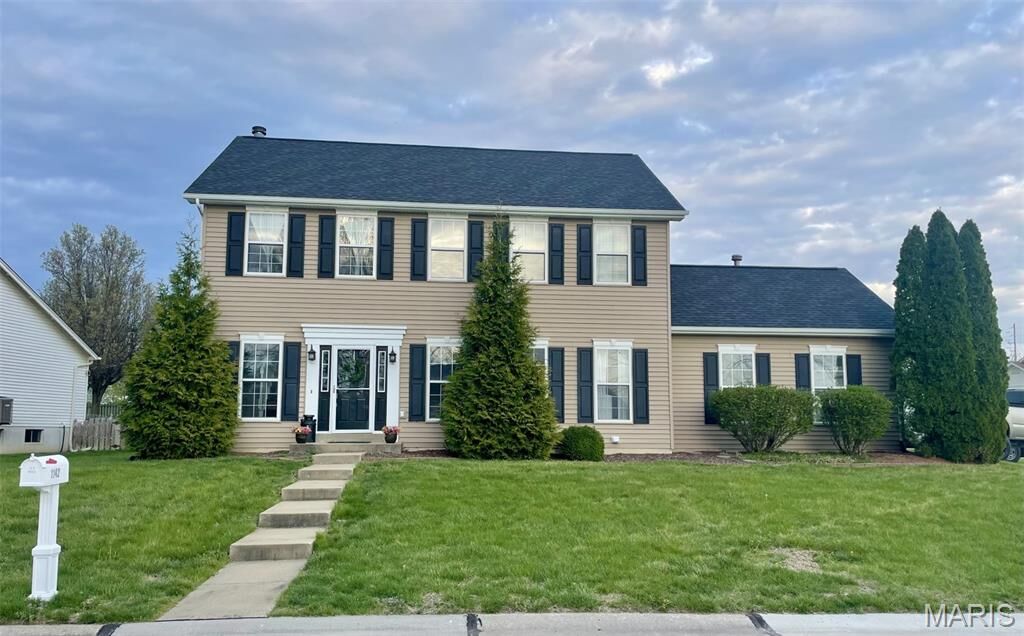Property Photo:  1142 Clydesdale Drive  MO 63304 