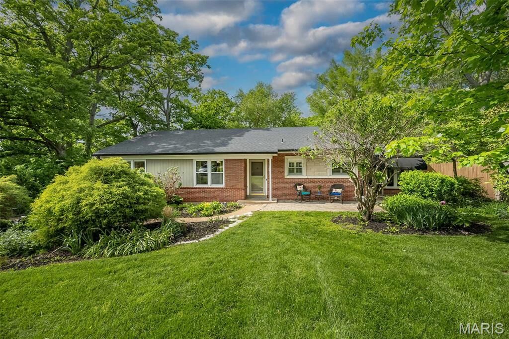 Property Photo:  1889 N Signal Hills Drive  MO 63122-2758 