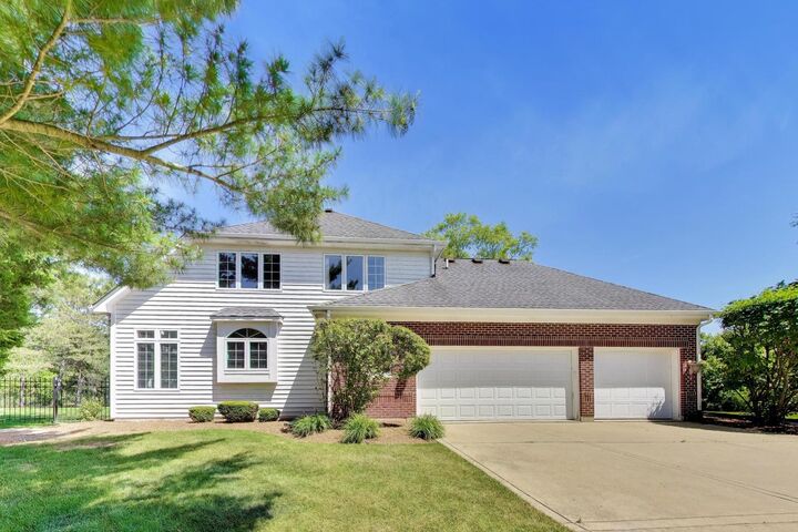 Property Photo:  2232 Regency Woods Drive  IL 60532 