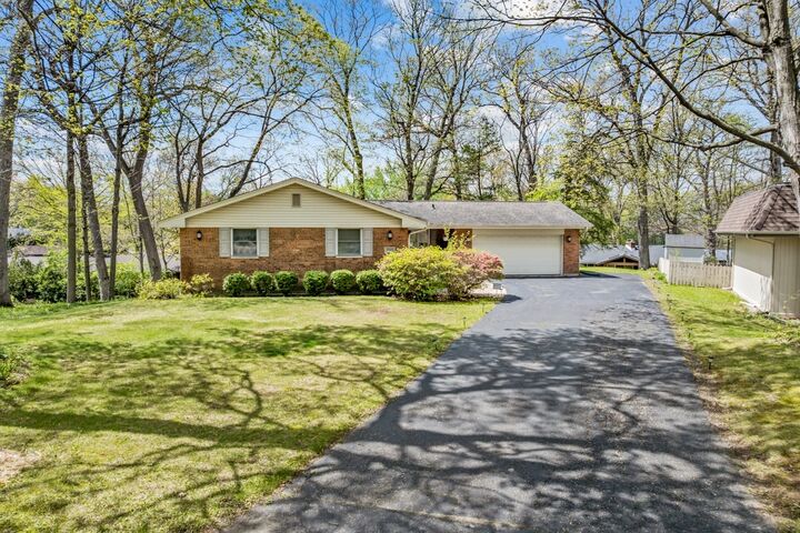 Property Photo:  1111 Edgewood Circle  IL 61108 