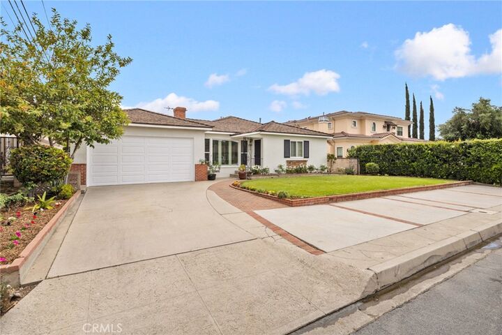 Property Photo:  1100 Louise  CA 91006 