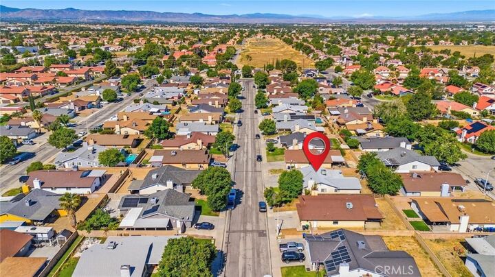 Property Photo:  1123 Herzel Avenue  CA 93535 