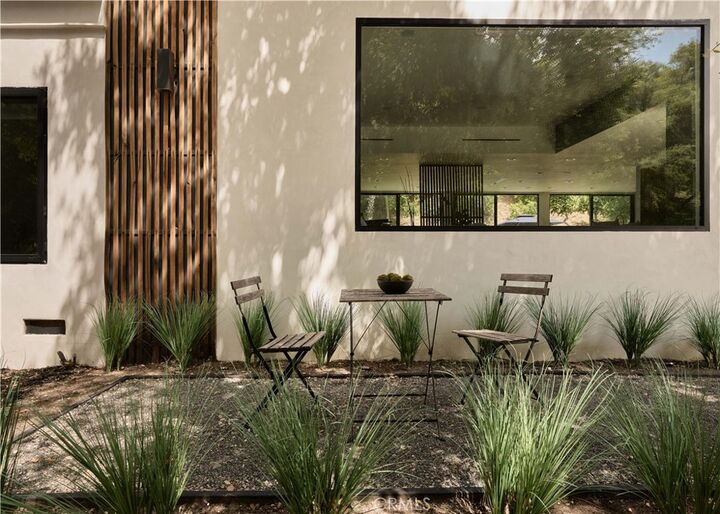 Property Photo:  4472 Louise Avenue  CA 91316 