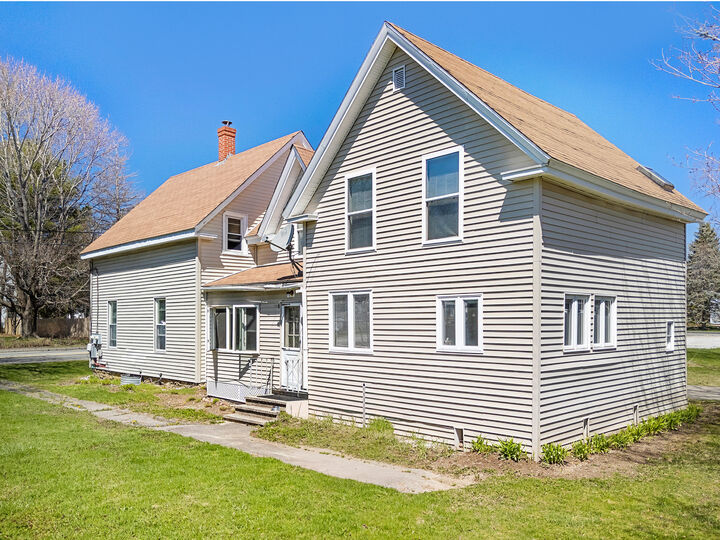 Property Photo:  323 Broadway  ME 04841 