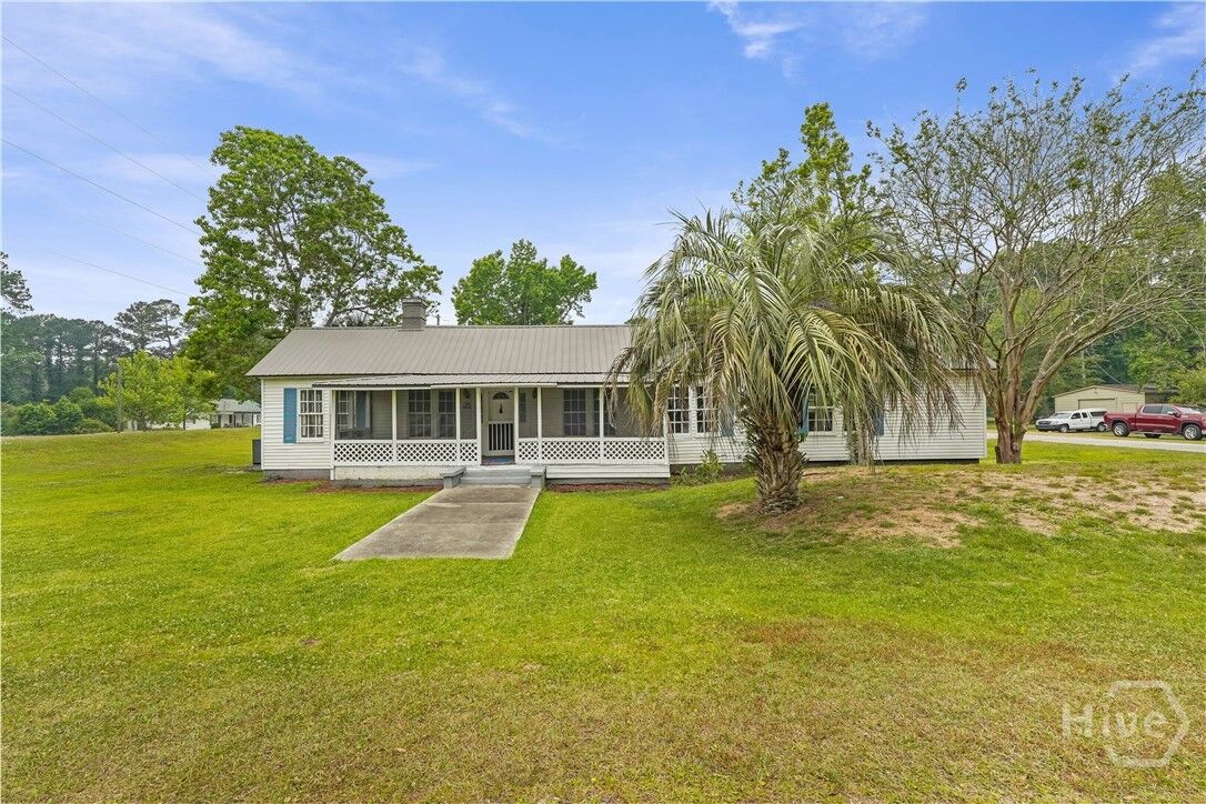 Property Photo: 1106 NW Oak GA 31331