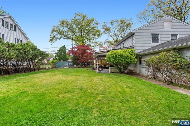Property Photo:  339 Beechwood Road  NJ 07649 