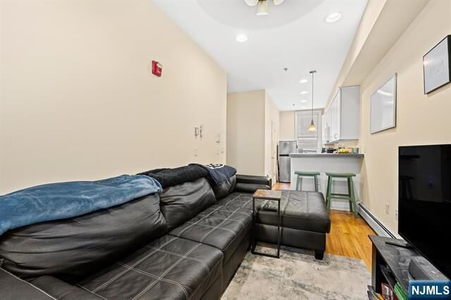 Property Photo:  358 3rd Street 3R  NJ 07030 