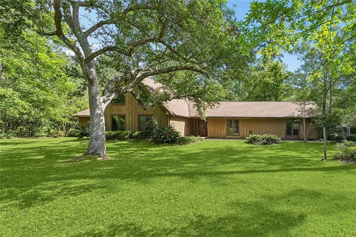 Property Photo:  203 Lefleur Drive  LA 70460 