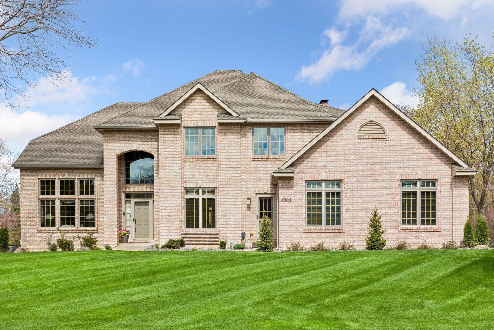 Property Photo:  4705 Xene Lane N  MN 55446 