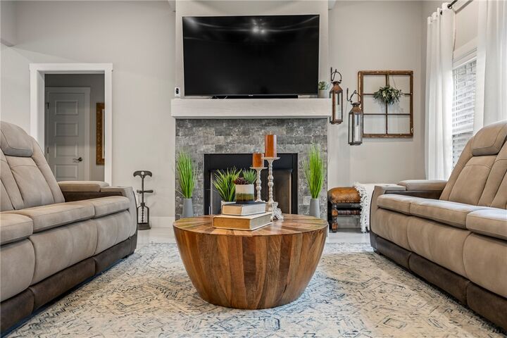 Property Photo:  313 N Tacoma Street  AR 72730 