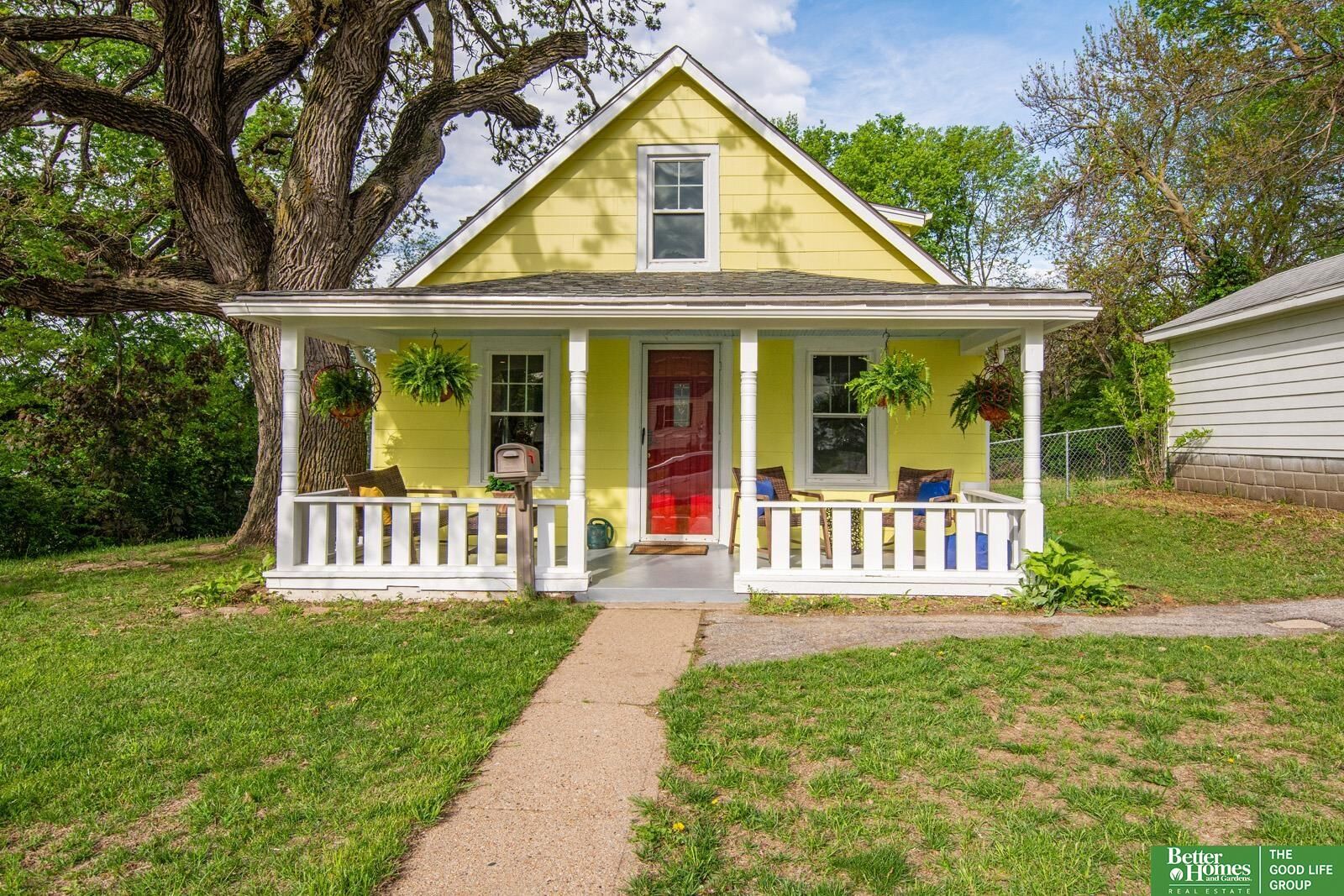 Property Photo:  9424 N 30 Street  NE 68112 