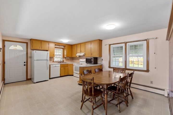 Property Photo:  500 Oak Hill Rd  MA 01420 