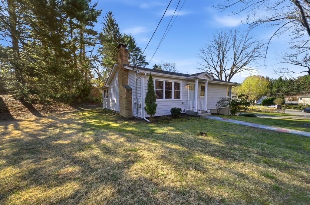 Property Photo:  11 Ingleside Rd  MA 01760 