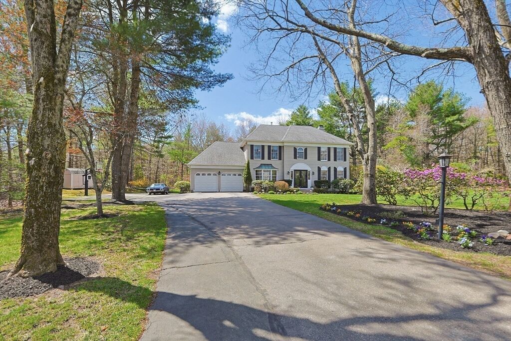 Property Photo:  8 Weyman Ln  MA 02067 