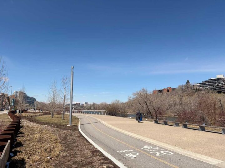 Property Photo: 325 3 Street SE 603 AB T2G 0T9