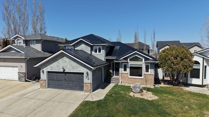 75 Parkland Close E — photo 1