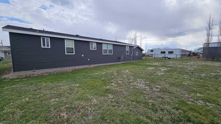Property Photo: 503 5 Avenue AB T0K 2L0