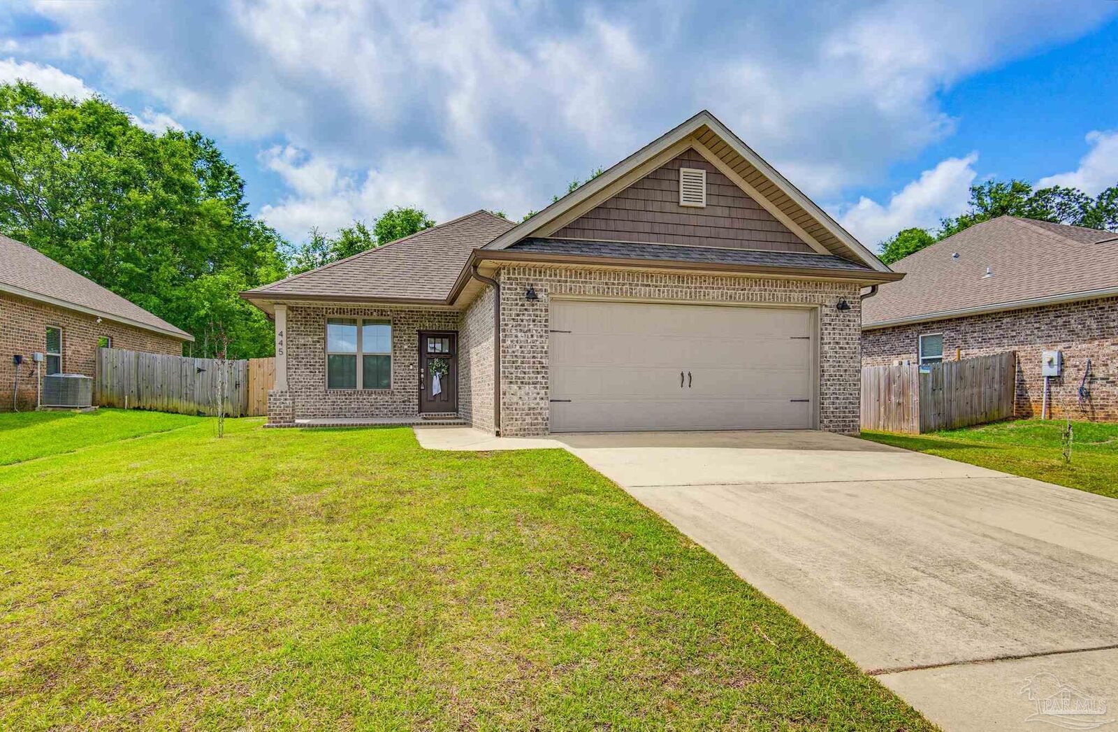 Property Photo:  445 Pemberton Ln  FL 32533 