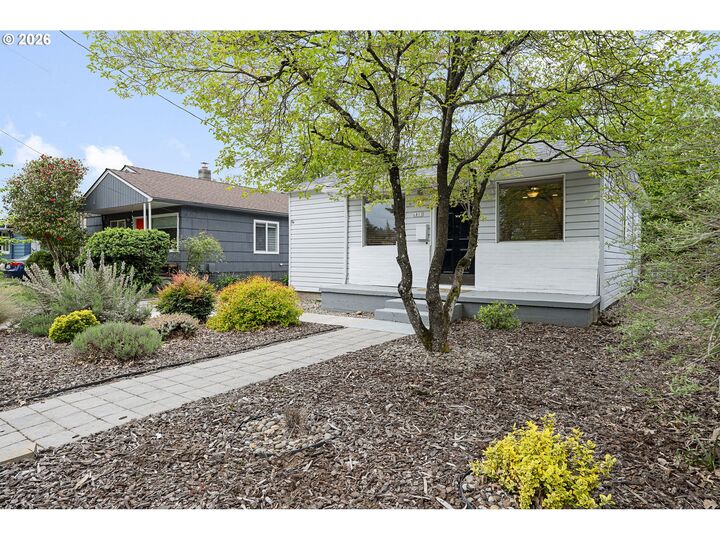 Property Photo:  6811 SE 87th Ave  OR 97266 
