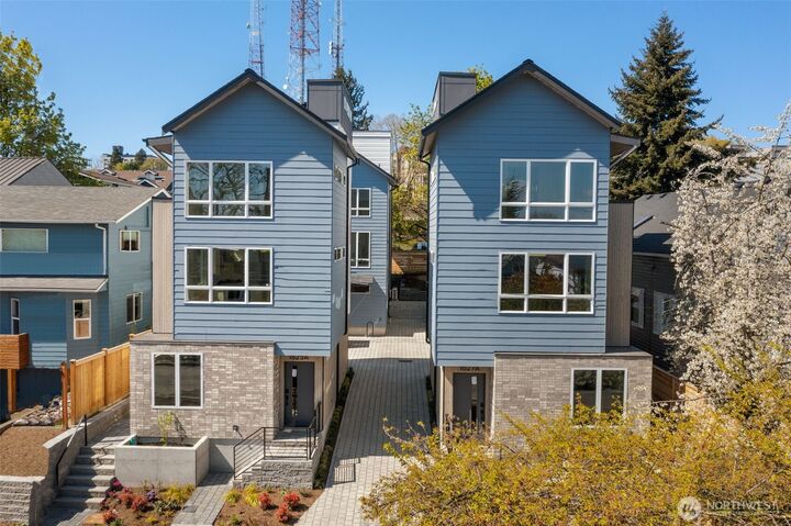 Property Photo:  1625 B  21st Avenue  WA 98122 