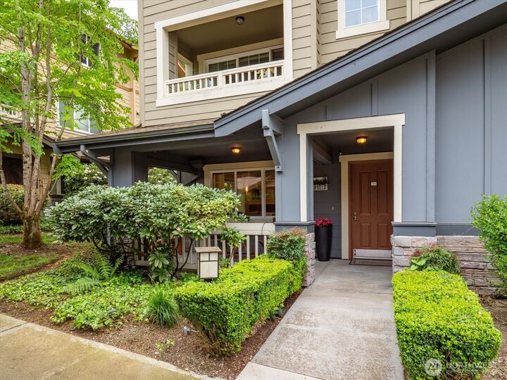 Property Photo:  11304  124th Avenue NE 101  WA 98033 