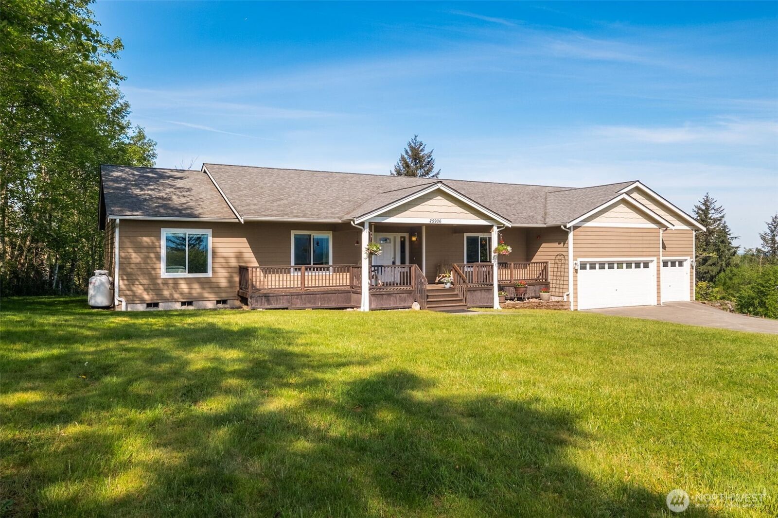 Property Photo:  25906  272nd Avenue SE  WA 98051 