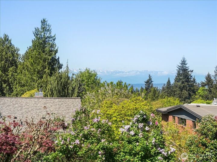Property Photo: 11501 4th Avenue NW WA 98177