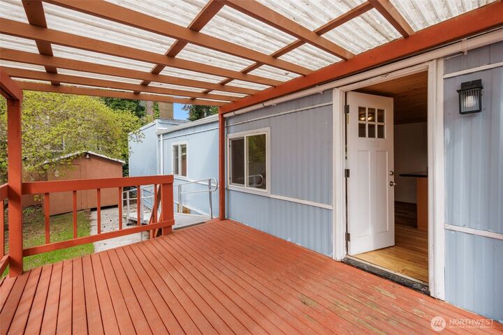 Property Photo:  24222  54th Avenue W 12  WA 98043 