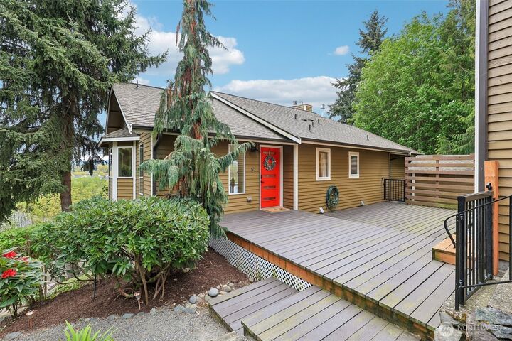 Property Photo:  709  22nd Street SW  WA 98371 