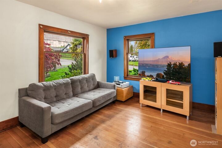 Property Photo:  4501 S 4th Avenue  WA 98203 