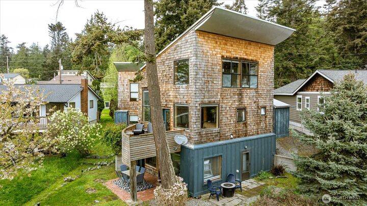 Property Photo:  1060  Halsey Drive  WA 98239 