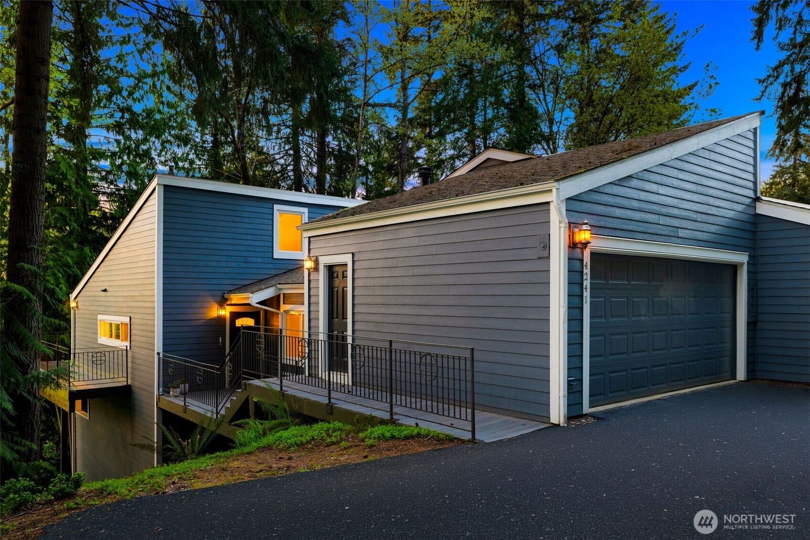 Property Photo:  4241  155th Place SE 4-4  WA 98006 