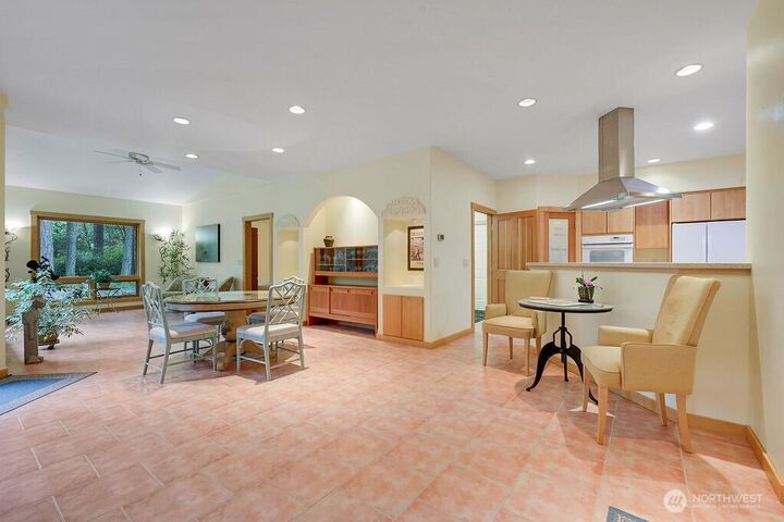 Property Photo:  33  Westridge Court  WA 98368 