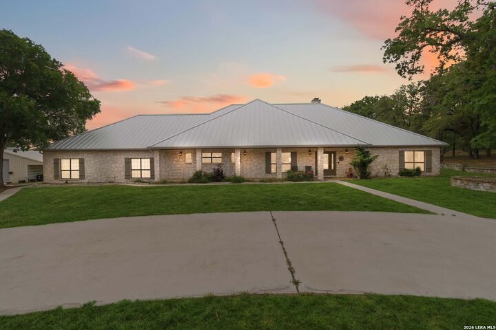 Property Photo:  233 Twin Oaks Dr  TX 78121 