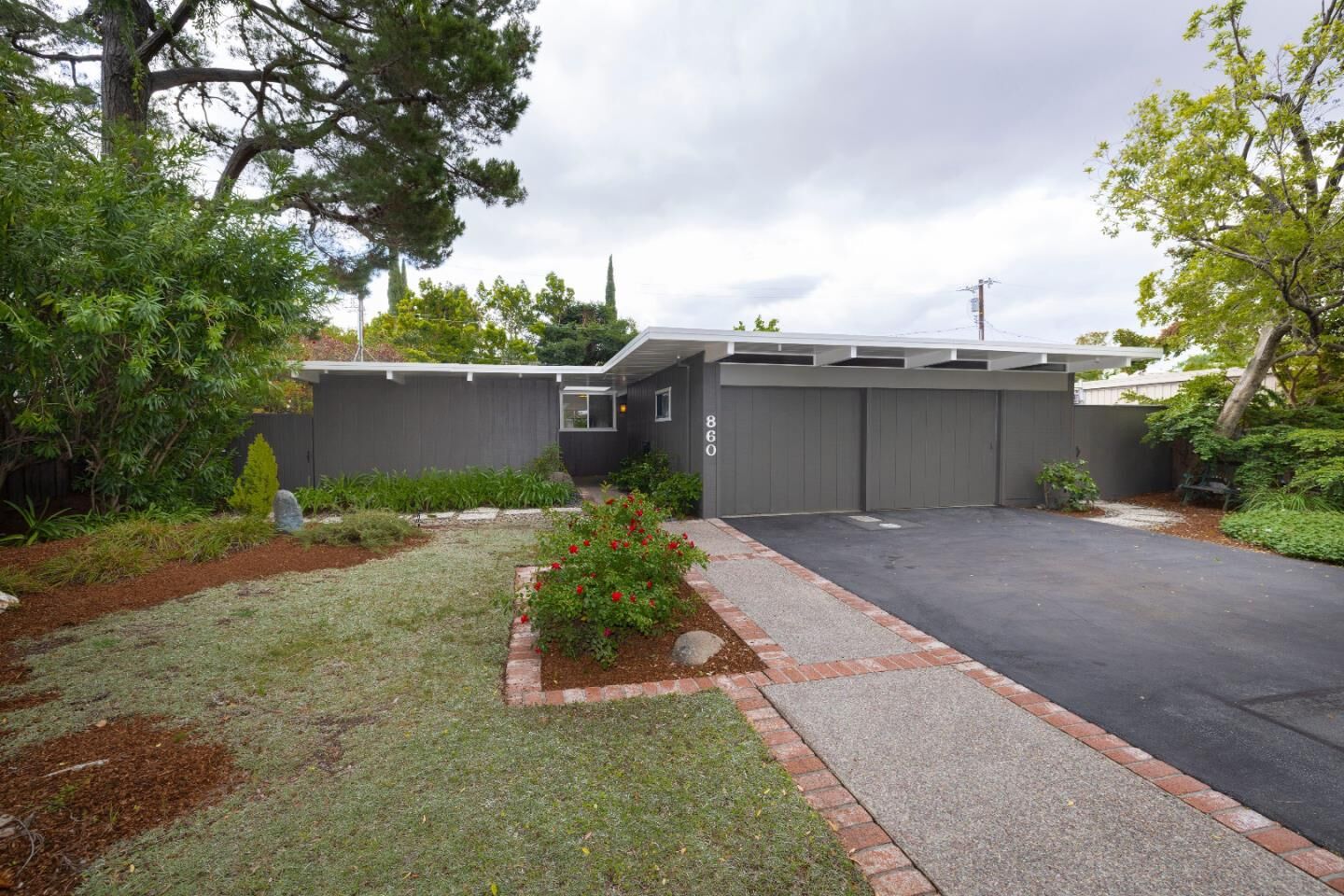 Property Photo: 860 Marshall Drive CA 94303