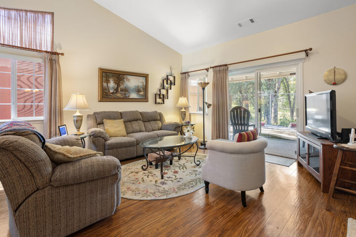 Property Photo:  282 Buckhorn Walk  CA 96003 