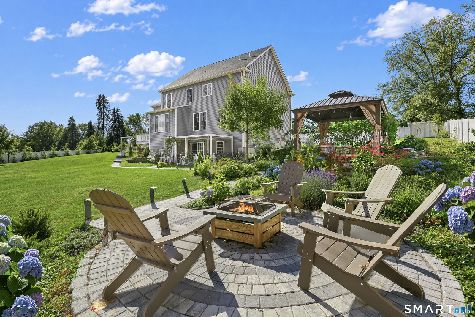 Property Photo:  450 James Farm Road  CT 06614 