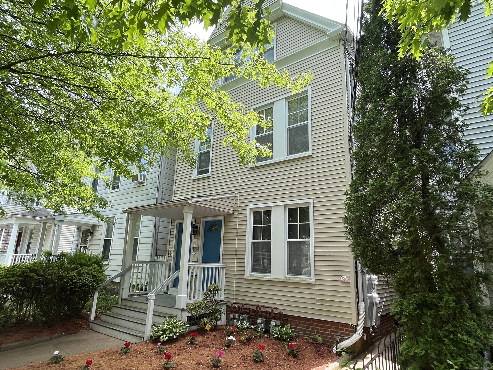 Property Photo:  86 Edwards Street 1  CT 06511 