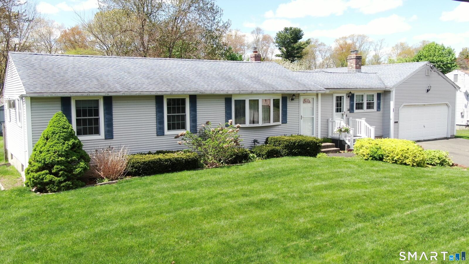 Property Photo:  14 Carriage Drive  CT 06082 
