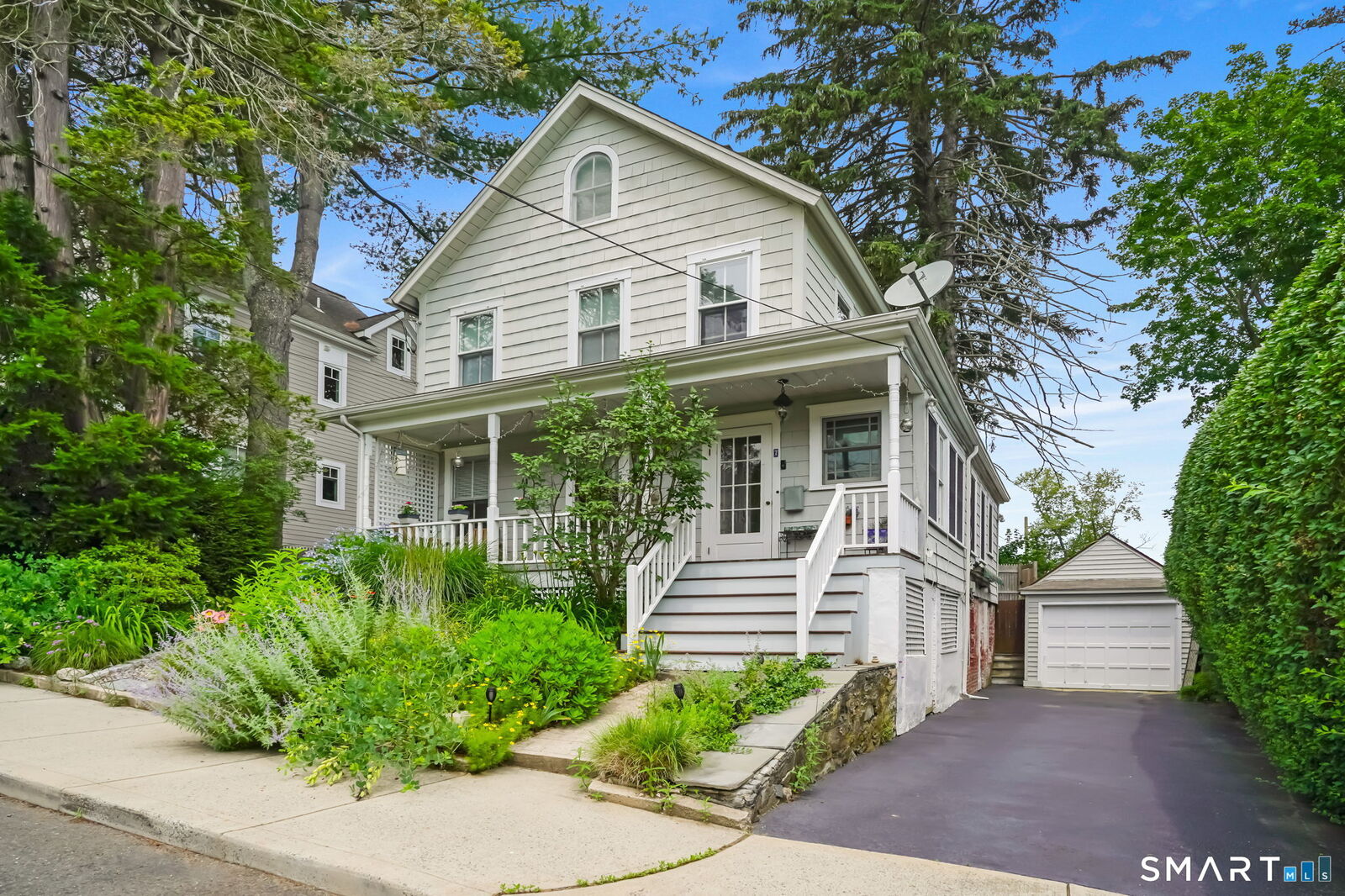Property Photo:  7 Lincoln Street  CT 06880 