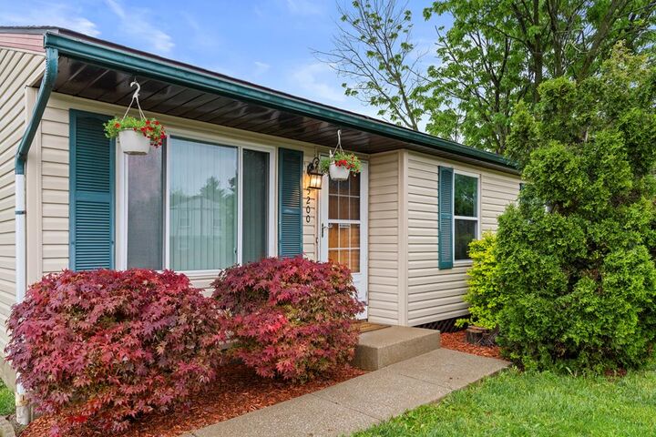 Property Photo:  5200 Golden Fern Lane  OH 43228 