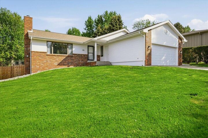 Property Photo:  105 Kingsridge Drive  IA 51503 